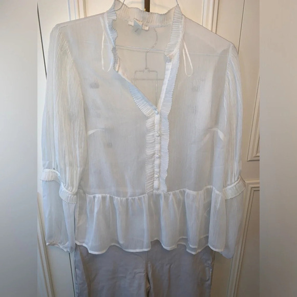 Set H&M ivory films sheer top & Old Navy khaki side zip chinos‎ - Picture 2 of 15